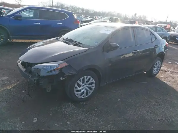 5YFBURHE3KP945308 2019 TOYOTA COROLLA - Image 2