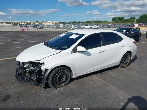 5YFBURHE3KP946216 2019 TOYOTA COROLLA - Image 2