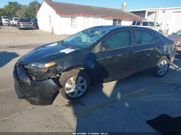 5YFBURHE3KP949035 2019 TOYOTA COROLLA - Image 2