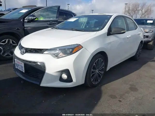 5YFBURHE4GP367808 2016 TOYOTA COROLLA - Image 2