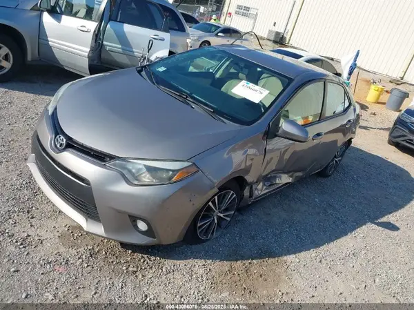 5YFBURHE4GP368473 2016 TOYOTA COROLLA - Image 2