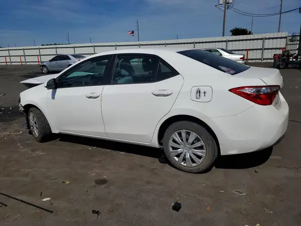 5YFBURHE4GP379909 2016 TOYOTA COROLLA - Image 2
