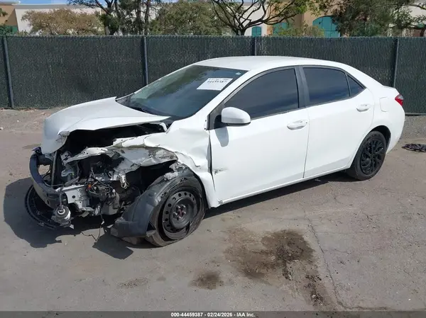 5YFBURHE4GP380977 2016 TOYOTA COROLLA - Image 2