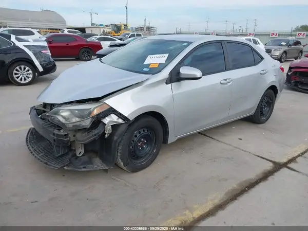 5YFBURHE4GP389047 2016 TOYOTA COROLLA - Image 2