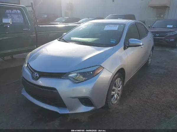 5YFBURHE4GP420300 2016 TOYOTA COROLLA - Image 2