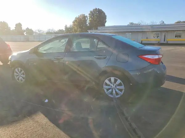 5YFBURHE4GP422659 2016 TOYOTA COROLLA - Image 2