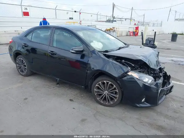 5YFBURHE4GP425738 2016 TOYOTA COROLLA - Image 1
