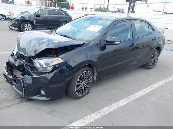 5YFBURHE4GP425738 2016 TOYOTA COROLLA - Image 2