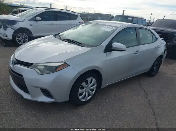 5YFBURHE4GP445889 2016 TOYOTA COROLLA - Image 2