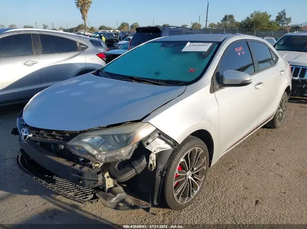 5YFBURHE4GP449876 2016 TOYOTA COROLLA - Image 2