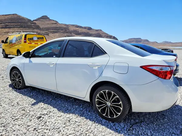 5YFBURHE4GP451143 2016 TOYOTA COROLLA - Image 2