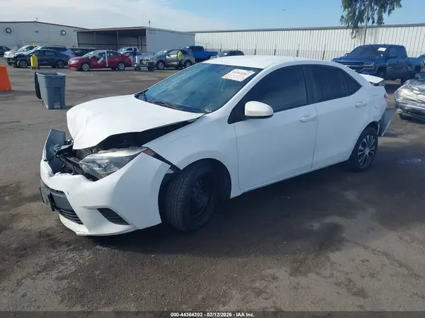 5YFBURHE4GP452888 2016 TOYOTA COROLLA - Image 2