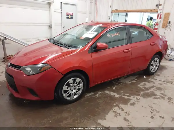 5YFBURHE4GP477256 2016 TOYOTA COROLLA - Image 2