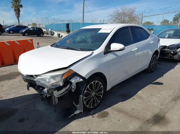 5YFBURHE4GP513866 2016 TOYOTA COROLLA - Image 2