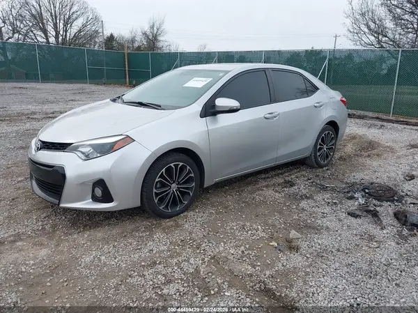 5YFBURHE4GP517125 2016 TOYOTA COROLLA - Image 2