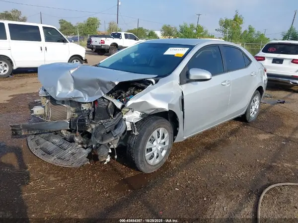 5YFBURHE4GP517335 2016 TOYOTA COROLLA - Image 2
