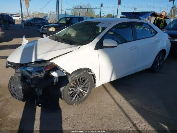5YFBURHE4GP522048 2016 TOYOTA COROLLA - Image 2