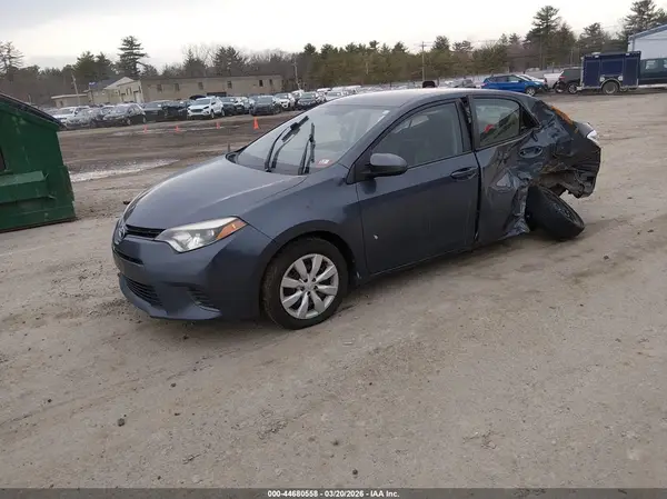 5YFBURHE4GP523815 2016 TOYOTA COROLLA - Image 2