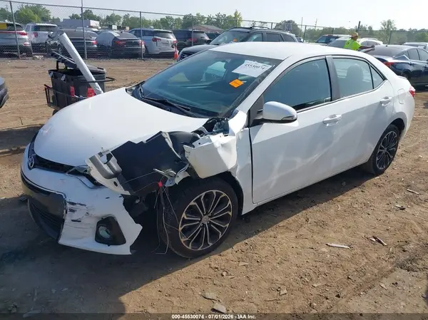 5YFBURHE4GP533809 2016 TOYOTA COROLLA - Image 2