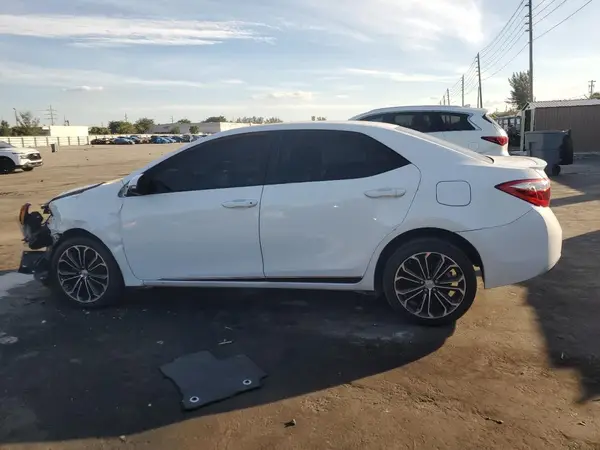 5YFBURHE4GP537634 2016 TOYOTA COROLLA - Image 2