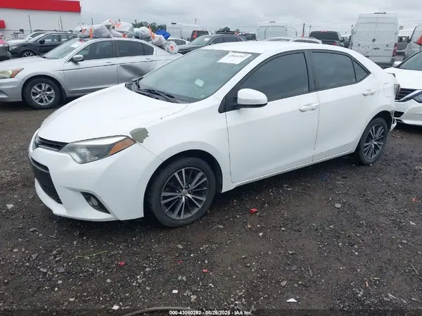 5YFBURHE4GP540551 2016 TOYOTA COROLLA - Image 2