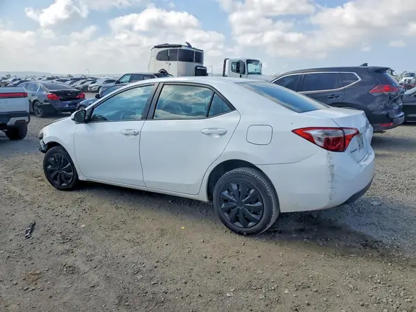 5YFBURHE4GP545863 2016 TOYOTA COROLLA - Image 2