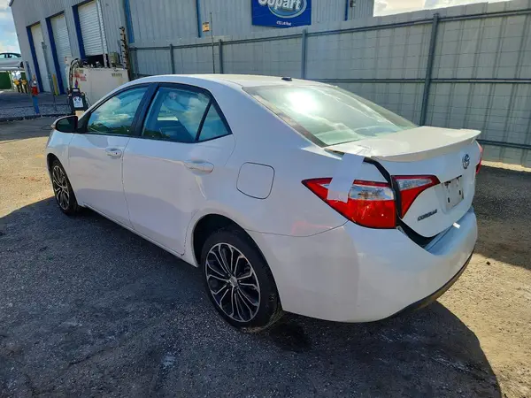 5YFBURHE4GP553333 2016 TOYOTA COROLLA - Image 2