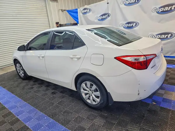 5YFBURHE4GP556555 2016 TOYOTA COROLLA - Image 2