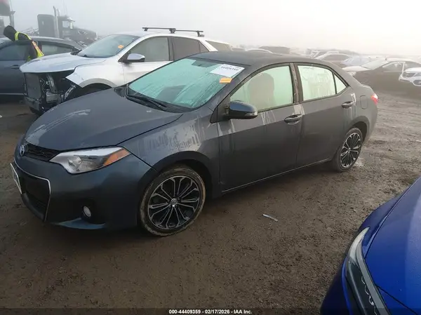 5YFBURHE4GP564638 2016 TOYOTA COROLLA - Image 2
