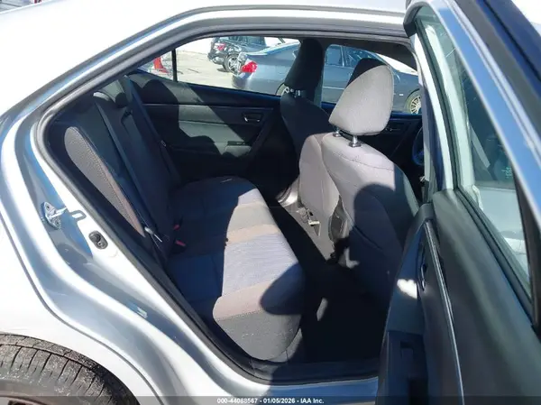 5YFBURHE4HP569582 2017 TOYOTA COROLLA - Image 8