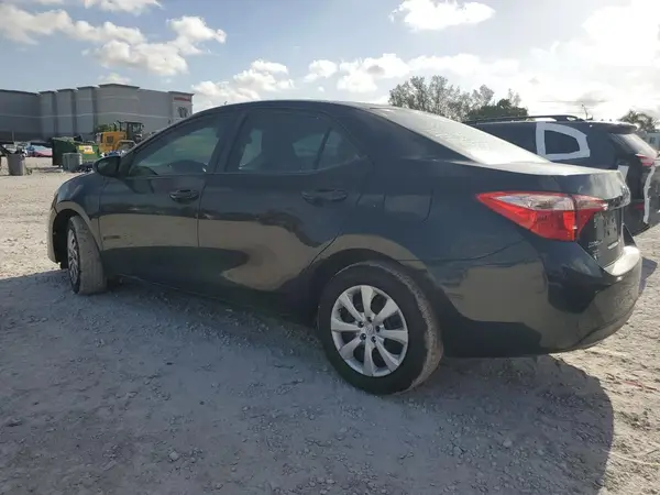 5YFBURHE4HP569985 2017 TOYOTA COROLLA - Image 2