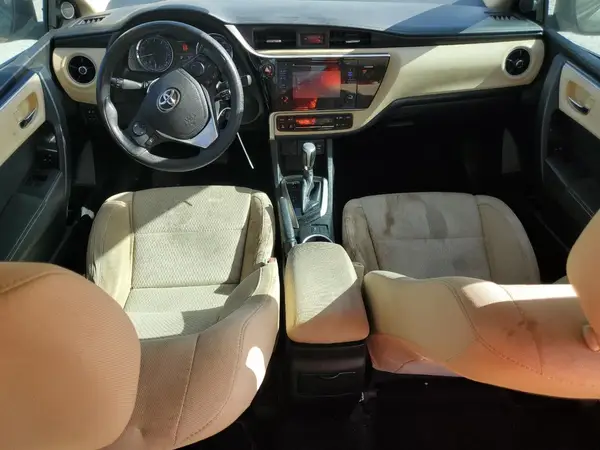 5YFBURHE4HP569985 2017 TOYOTA COROLLA - Image 8