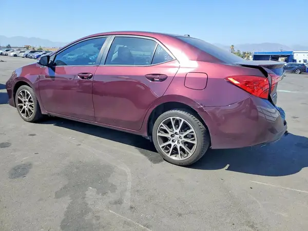 5YFBURHE4HP573101 2017 TOYOTA COROLLA - Image 2