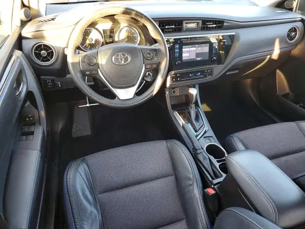 5YFBURHE4HP574636 2017 TOYOTA COROLLA - Image 8