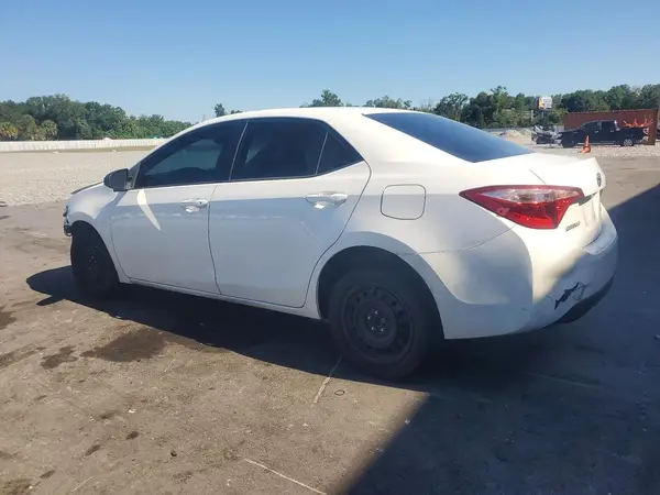 5YFBURHE4HP580775 2017 TOYOTA COROLLA - Image 2