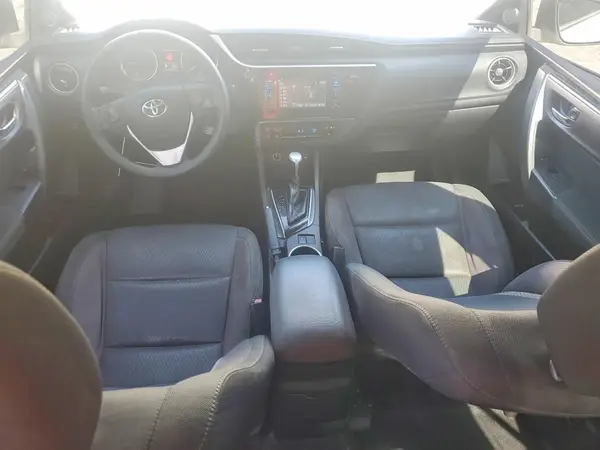 5YFBURHE4HP580775 2017 TOYOTA COROLLA - Image 8