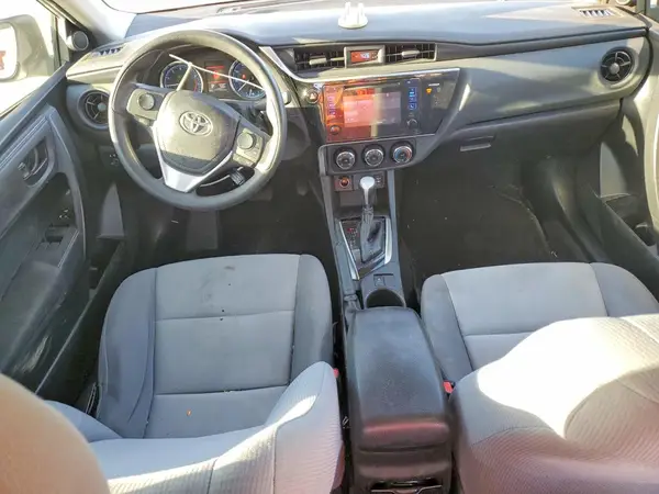 5YFBURHE4HP581747 2017 TOYOTA COROLLA - Image 8