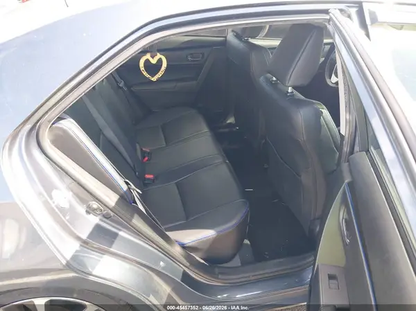 5YFBURHE4HP583806 2017 TOYOTA COROLLA - Image 8