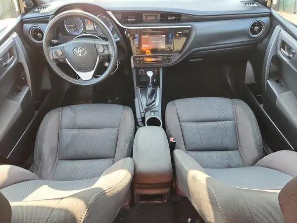 5YFBURHE4HP584034 2017 TOYOTA COROLLA - Image 8