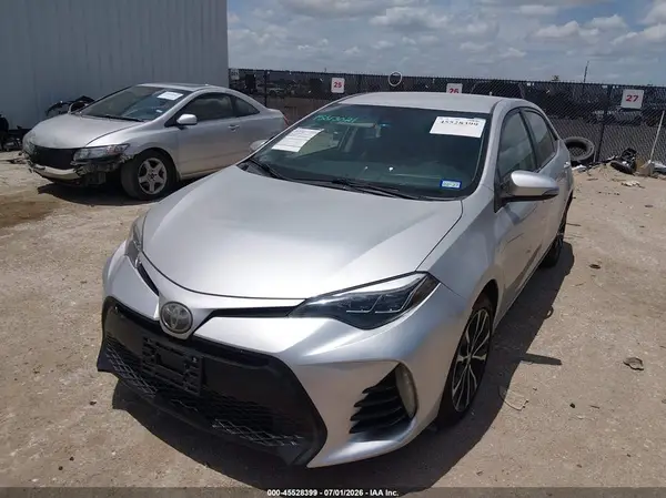 5YFBURHE4HP584406 2017 TOYOTA COROLLA - Image 2