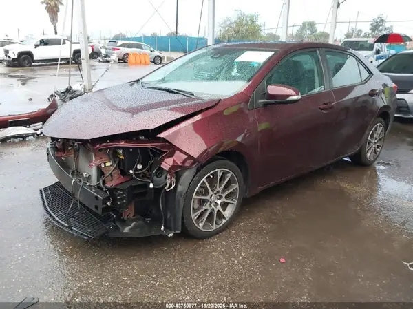5YFBURHE4HP584874 2017 TOYOTA COROLLA - Image 2