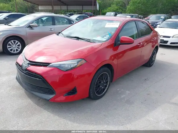 5YFBURHE4HP586169 2017 TOYOTA COROLLA - Image 2