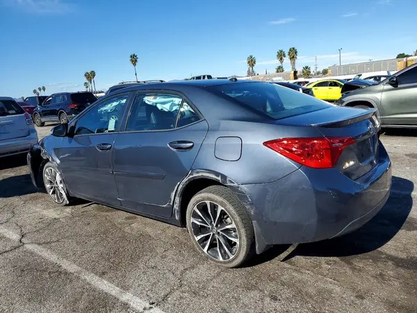 5YFBURHE4HP586883 2017 TOYOTA COROLLA - Image 2