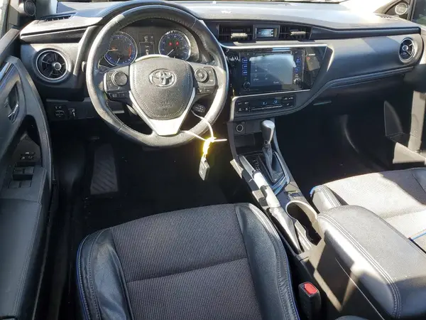 5YFBURHE4HP586883 2017 TOYOTA COROLLA - Image 8