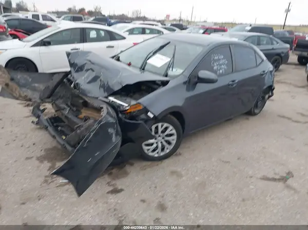 5YFBURHE4HP587516 2017 TOYOTA COROLLA - Image 2