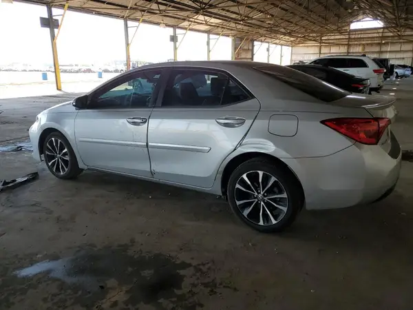 5YFBURHE4HP588763 2017 TOYOTA COROLLA - Image 2