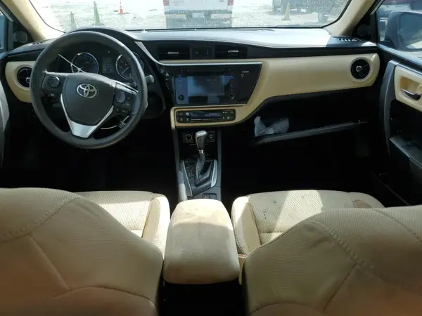 5YFBURHE4HP588858 2017 TOYOTA COROLLA - Image 8