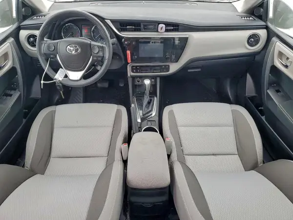 5YFBURHE4HP589010 2017 TOYOTA COROLLA - Image 8