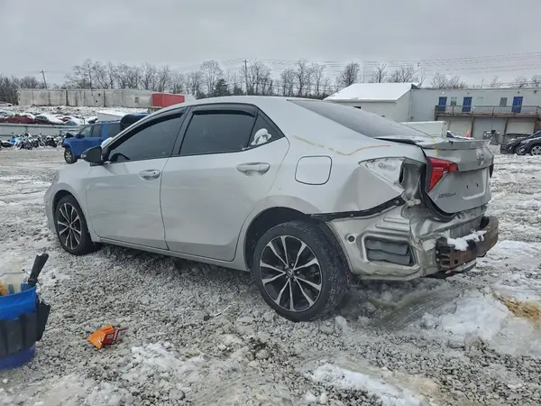5YFBURHE4HP589024 2017 TOYOTA COROLLA - Image 2