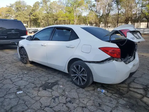 5YFBURHE4HP589122 2017 TOYOTA COROLLA - Image 2